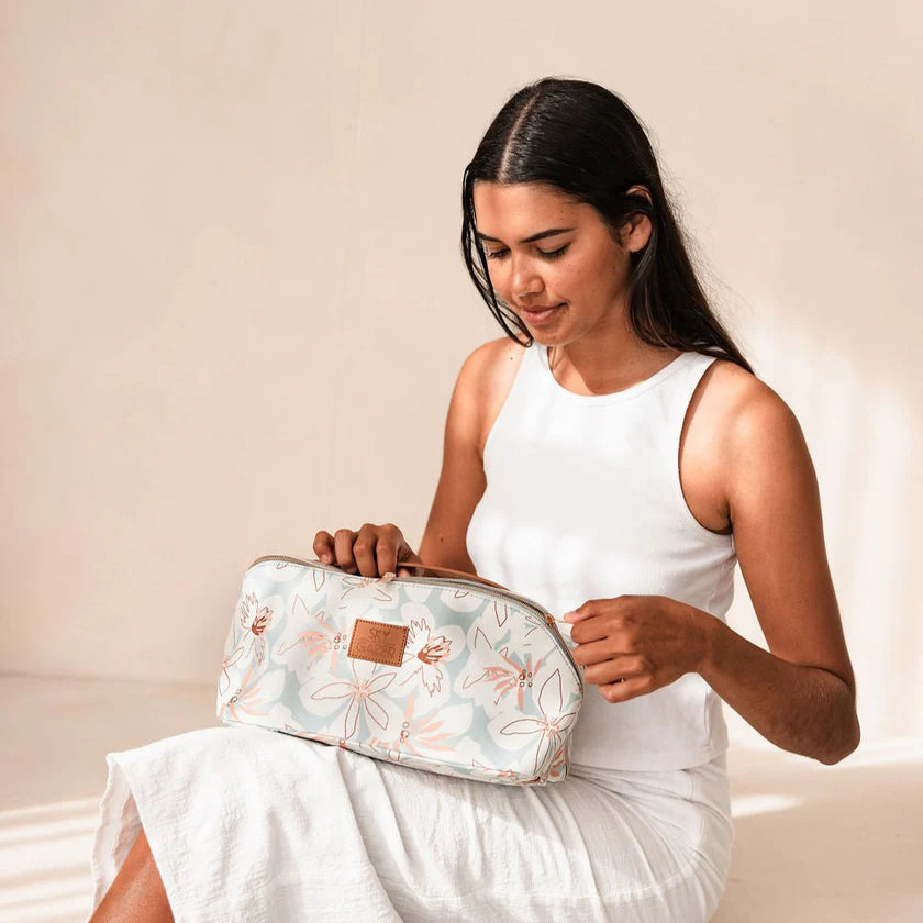 Altona Toiletry Bag - SKY GAZER